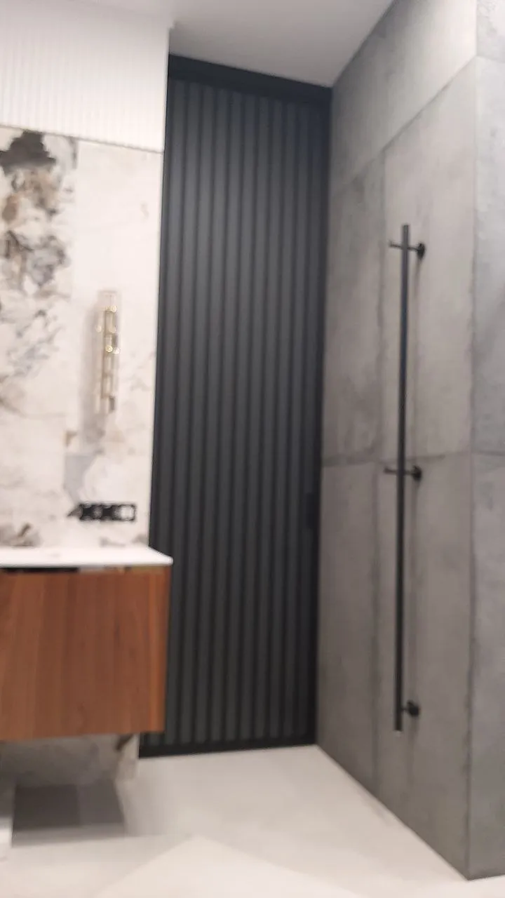 Комсомольск-на-Амуре Minoli Split 13 цвет черный , стекло сатинат графит Высота 2873 , шир